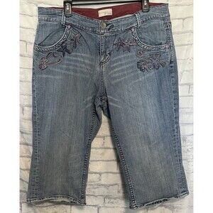 Venezia Capris Women 20 Blue Denim Crop Pockets Embroidered Heart Shamrock Star